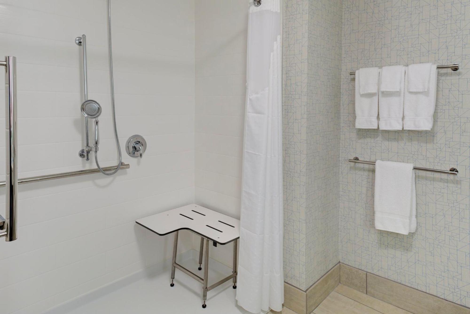 Alden Holiday Inn Express & Suites - King George - Dahlgren By Ihg מראה חיצוני תמונה
